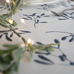 Luxury Linen-Feel Christmas Table Runner - Mistletoe Off-White / Beige - Available in 3 Lengths