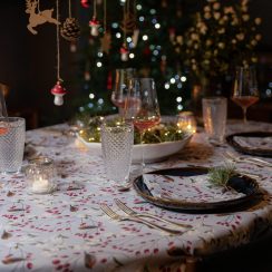 Luxury Christmas Linen-Like Tablecloth - Robin & Berries Grey - Available in 9 Sizes
